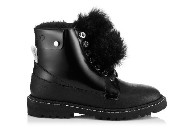 ジミー チュウ「ボイジャー ブーツ」スマホで"温度調節"できるトレッキングブーツ