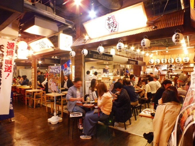 恋人がいない人限定「出会いのはしご酒」渋谷で開催、肉料理＆ドリンクが食べ飲み放題｜写真10