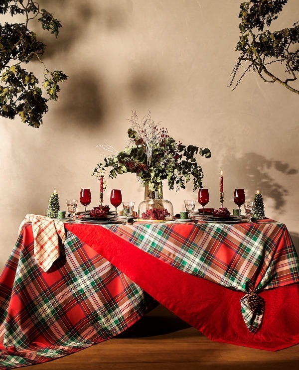 ZARA HOMEからクリスマスディナーが楽しくなるテーブルウェアや星モチーフのインテリア｜写真5