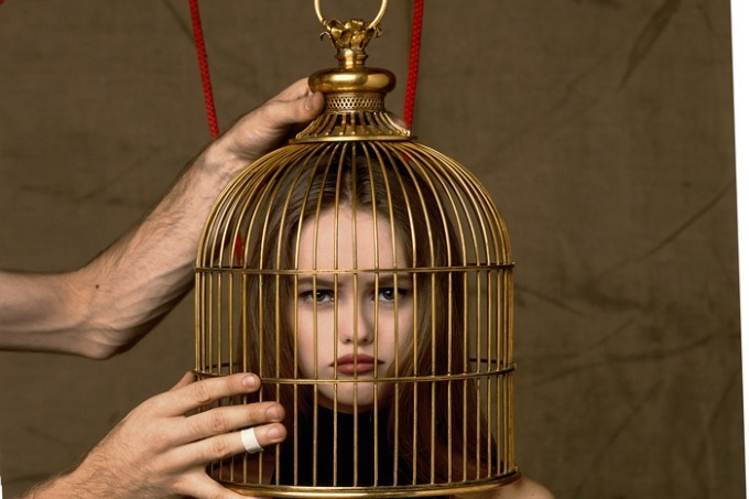 グラフィックデザイン｜シャネル・ネクサス・ホールで「ジャン＝ポール グード」展覧会開催