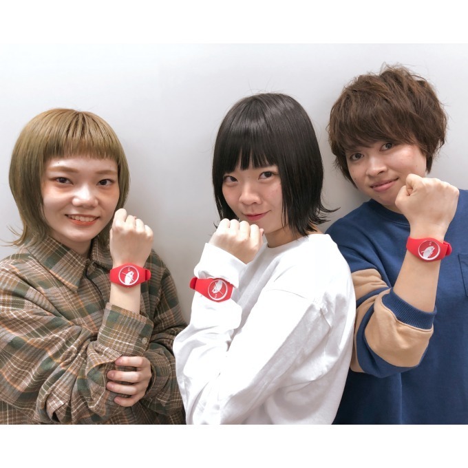 アイスウォッチ×SHISHAMO、Gt.Vo宮崎朝子デザインの“お魚腕時計”｜写真2