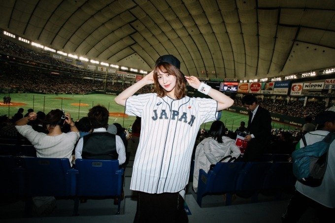 アシックスの日本代表侍ジャパングッズ 野球女子 のためのユニフォームの可愛い着こなしも ファッションプレス