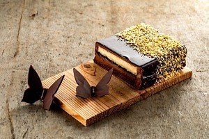 【USED美品】  ケーキディッシュ　デンマーク製 カラー選択♡ゆめかわセンイルケーキ 4号（decolne） | Cake.jp