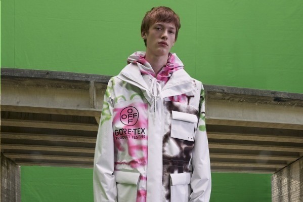 オフホワイト 費やさ GORE-TEX ジャケット