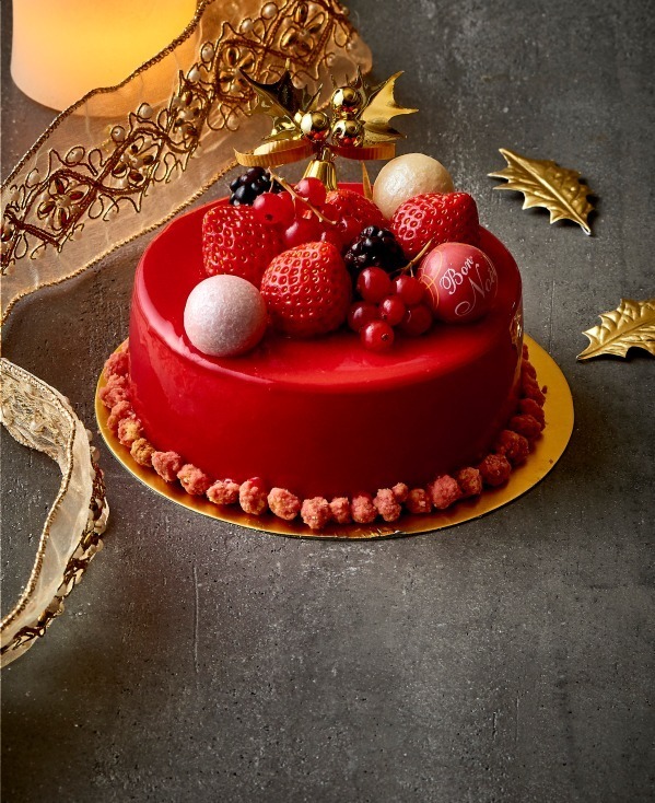 ホテルメトロポリタンのクリスマスケーキ「Suicaのペンギン」がそのままチョコレートケーキに｜写真5