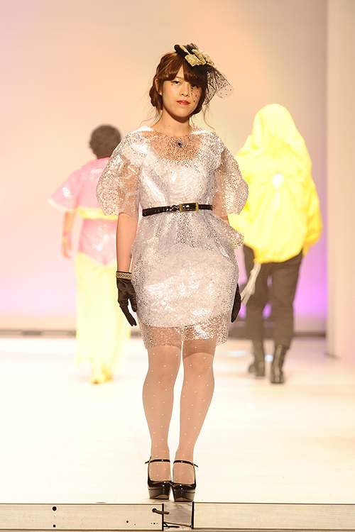 文化服装学院で学生によるファッションショー - 高校生日本一のファッションデザインコンテストの発表も｜写真3