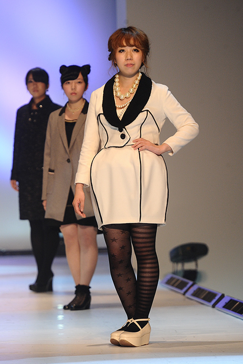 文化服装学院で学生によるファッションショー - 高校生日本一のファッションデザインコンテストの発表も｜写真14