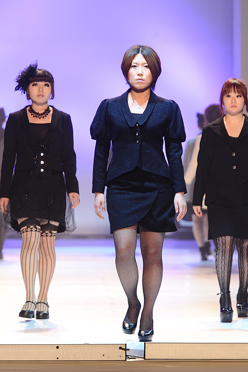 文化服装学院で学生によるファッションショー - 高校生日本一のファッションデザインコンテストの発表も｜写真16