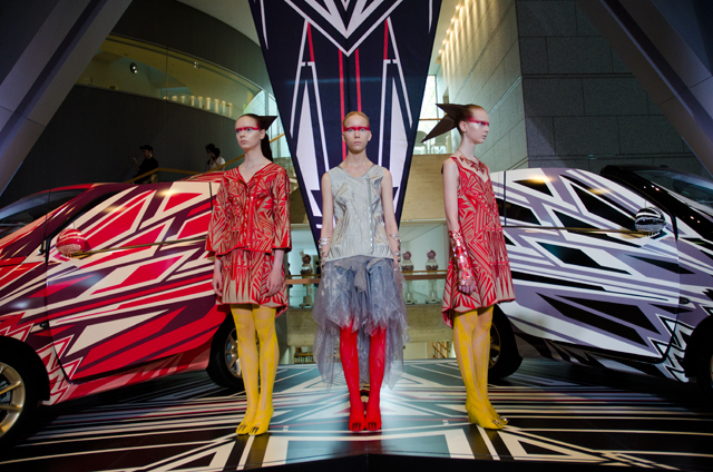 ソマルタが車をデザイン、「Future Beauty 日本ファッションの未来性」展で特別展示 コピー