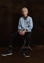 ミルクボーイ 2018年冬コレクション - ヘンゼルとグレーテルが迷い込んだ森の中｜写真17