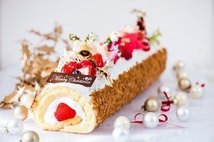 モンシェールのクリスマスケーキ サンタが乗った 堂島ロール ベルギーチョコのケーキなど ファッションプレス