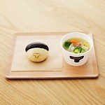 トラヤカフェの冬限定メニュー、クリスマスカラーのあん入りパフェ＆白玉が浮かぶお汁粉｜写真3