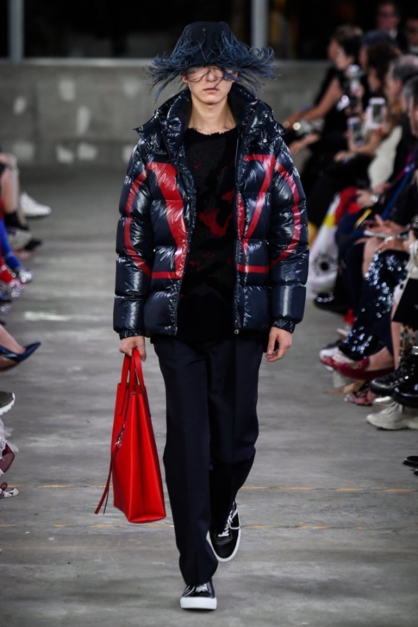 ヴァレンティノ(VALENTINO) 2019年プレフォールメンズコレクション  - 写真18