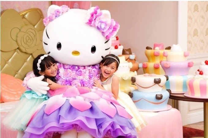 サンリオピューロランドでハローキティのデビュー45周年記念