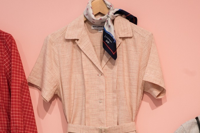 ユニクロ×イネス・ド・ラ・フレサンジュ 2019年春夏コレクション、南仏の港町サントロペから着想