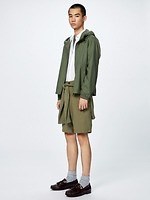 ユニクロ 2019春夏メンズ・ウィメンズの新作、着心地にこだわったフレンチリネンシャツやデニムパンツ｜写真5