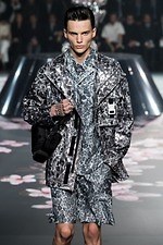 ディオールが日本でショー開催、キム・ジョーンズによる19年メンズプレフォールコレクションを東京で発表｜写真32