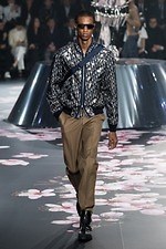 ディオールが日本でショー開催、キム・ジョーンズによる19年メンズプレフォールコレクションを東京で発表｜写真37