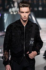 ディオールが日本でショー開催、キム・ジョーンズによる19年メンズプレフォールコレクションを東京で発表｜写真69