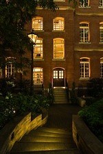 東京・丸の内におでかけ"昼から夜まで”楽しめるアート＆食散歩、冬の風物詩イルミネーションも｜写真14