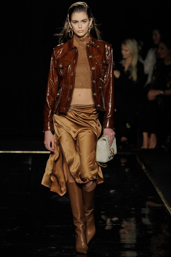 ヴェルサーチェ(VERSACE) 2019年プレフォールウィメンズ&メンズ