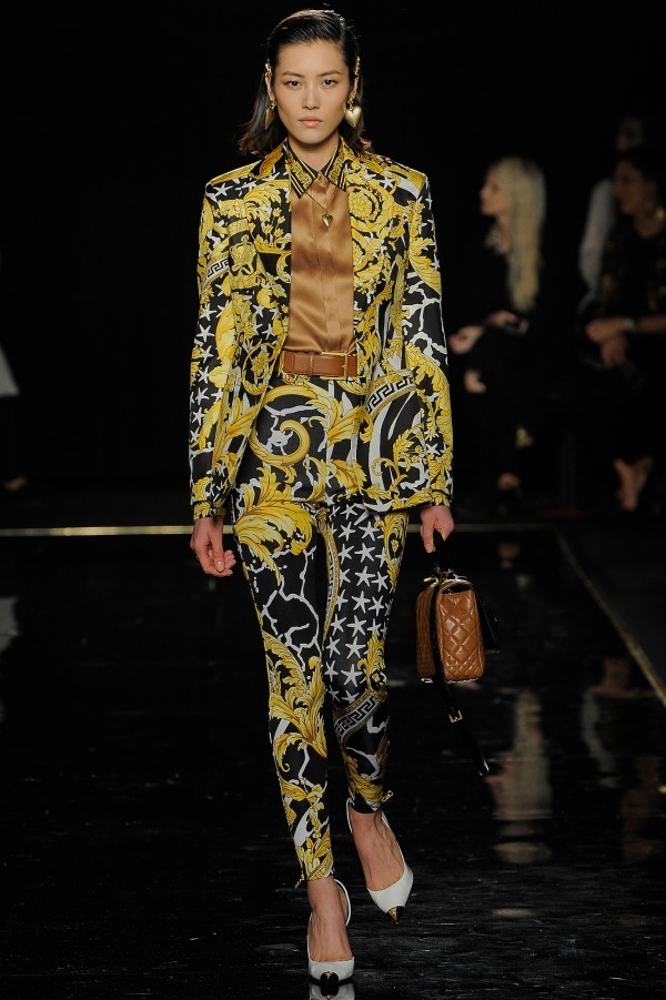 ヴェルサーチェ(VERSACE) 2019年プレフォールウィメンズ&メンズ