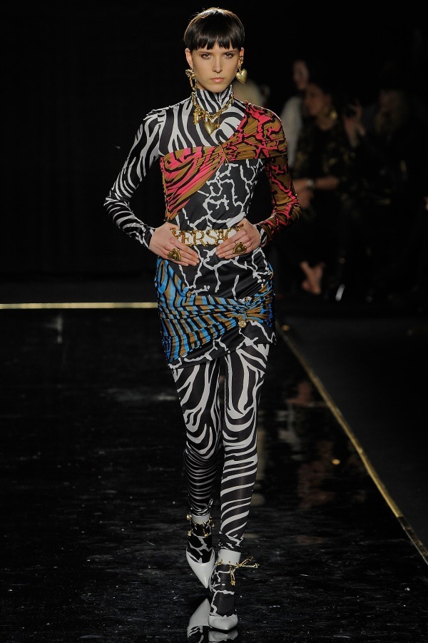 ヴェルサーチェ(VERSACE) 2019年プレフォールウィメンズ&メンズコレクション  - 写真28