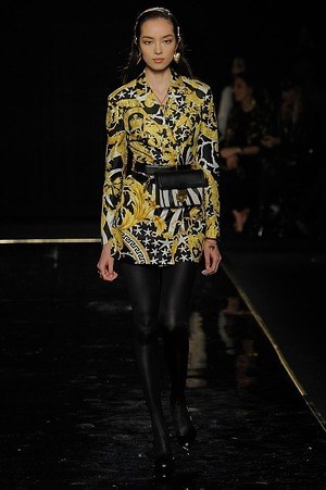 ヴェルサーチェ(VERSACE) 2019年プレフォールウィメンズ&メンズコレクション  - 写真7