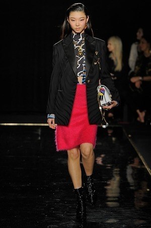 ヴェルサーチェ(VERSACE) 2019年プレフォールウィメンズ&メンズコレクション  - 写真32