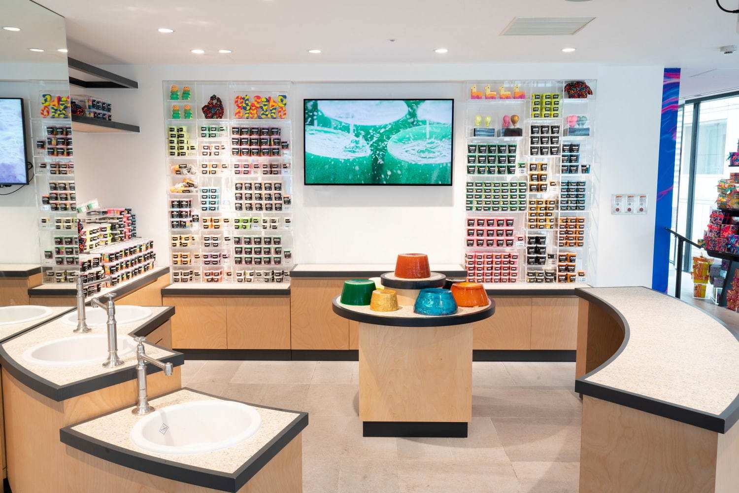 ラッシュ(LUSH) ラッシュ 新宿店｜写真11