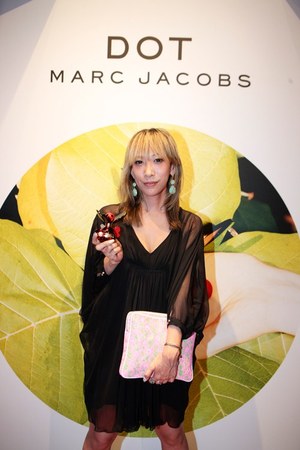w300_marcjacobs_dot_31.jpg