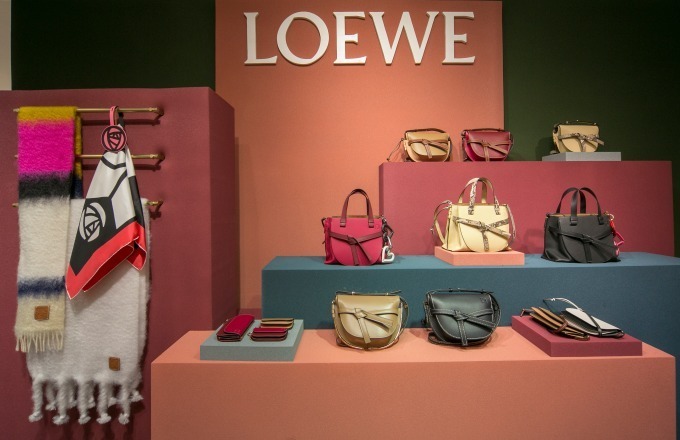 ロエベ(LOEWE) ゲート｜写真22