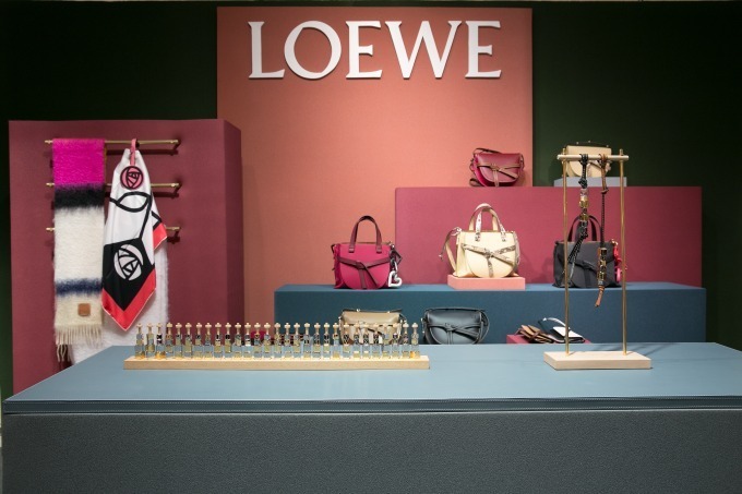 ロエベ(LOEWE) ゲート｜写真17