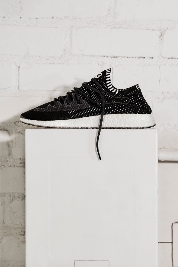 Y-3の新作スニーカー「ライト レーサー」プライムニット×流線ソール ...