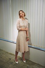 ラグナムーン“大人の女性”に捧げる新ドレスライン、総レースワンピース＆セットアップなど｜写真3