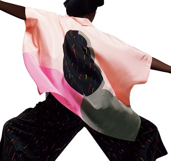 イッセイ ミヤケより、田中一光の作品がモチーフのシリーズ第4弾 - 滑らかな布がアートに宿す躍動感｜写真7