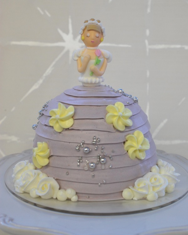 “プリンセス”モチーフの3Dケーキが西武池袋本店・デコ フルールで、ドレスのフリルをクリームで表現｜写真7