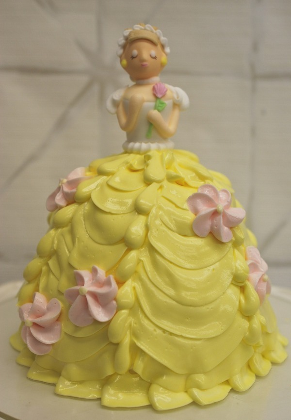 “プリンセス”モチーフの3Dケーキが西武池袋本店・デコ フルールで、ドレスのフリルをクリームで表現｜写真8