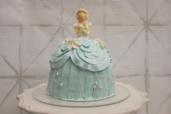 “プリンセス”モチーフの3Dケーキが西武池袋本店・デコ フルールで、ドレスのフリルをクリームで表現｜写真3