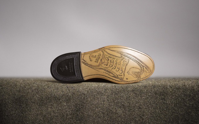 リーガル“新年を祝う紳士靴”「2019年イヤーモデル」シューズイラスト入りレザーソール | 写真