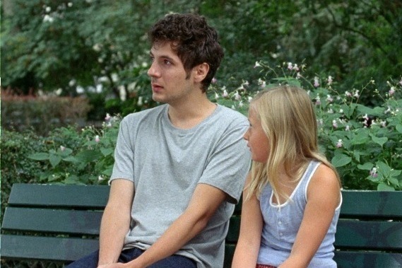 映画『アマンダと僕』姉を亡くした青年とひとりぼっちの少女が悲しみを乗り越える“絆”の物語