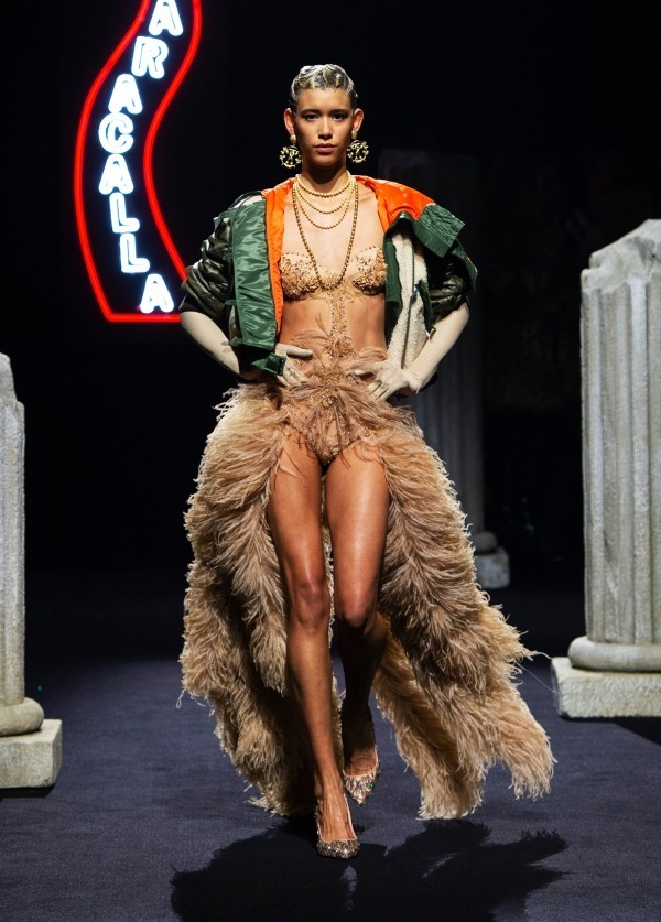 モスキーノ(MOSCHINO) 2019年プレフォールウィメンズコレクション  - 写真30