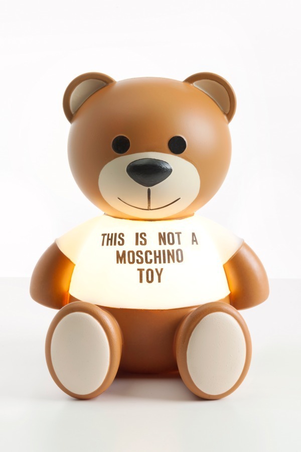 モスキーノ(MOSCHINO) カルテル｜写真1