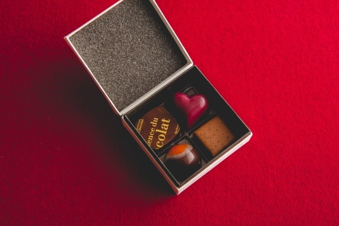 デカダンス ドュ ショコラ「香り」がテーマのバレンタインチョコ、ルイボス茶香るリップ型ショコラ｜写真4