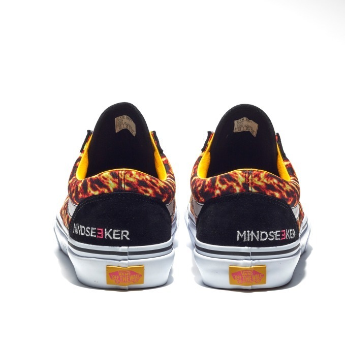 VANS×マインドシーカーの限定メンズスニーカー、“ファイヤー柄”の 