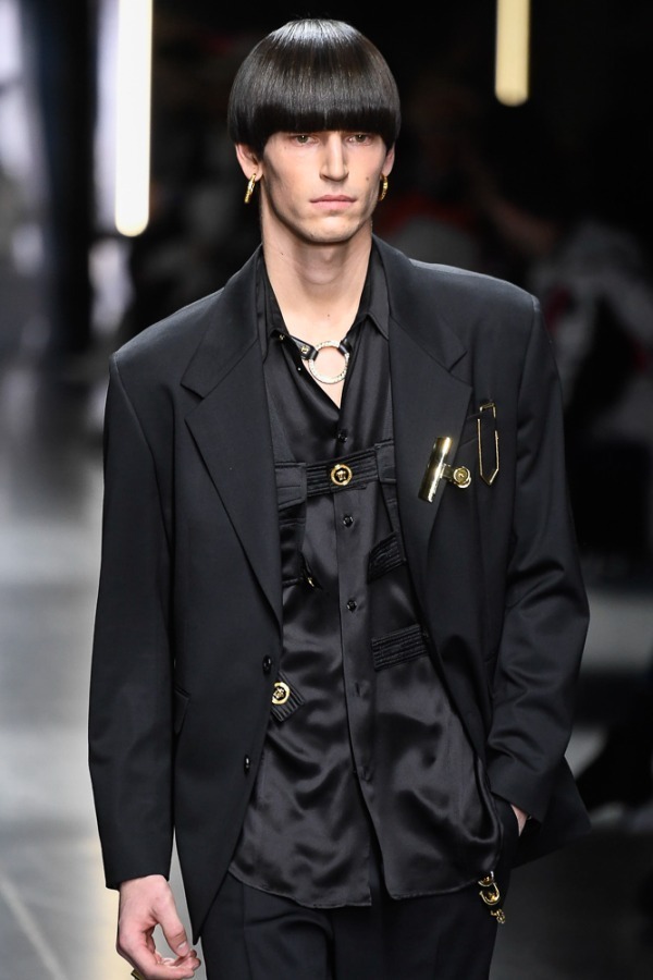 ヴェルサーチェ(VERSACE) 2019-20年秋冬メンズコレクション  - 写真13