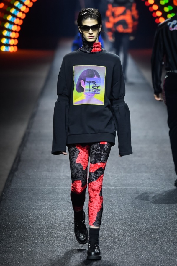 マルセロ・ブロン カウンティ・オブ・ミラン(MARCELO BURLON COUNTY OF MILAN) 2019-20年秋冬ウィメンズ&メンズコレクション シルエット - 写真26