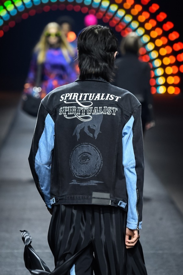 マルセロ・ブロン カウンティ・オブ・ミラン(MARCELO BURLON COUNTY OF MILAN) 2019-20年秋冬ウィメンズ&メンズコレクション  - 写真51