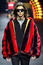 マルセロ・ブロン カウンティ・オブ・ミラン 19年秋冬メンズ・ウィメンズ、目眩めくファッションの自由｜写真11