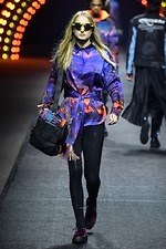 マルセロ・ブロン カウンティ・オブ・ミラン 19年秋冬メンズ・ウィメンズ、目眩めくファッションの自由｜写真52